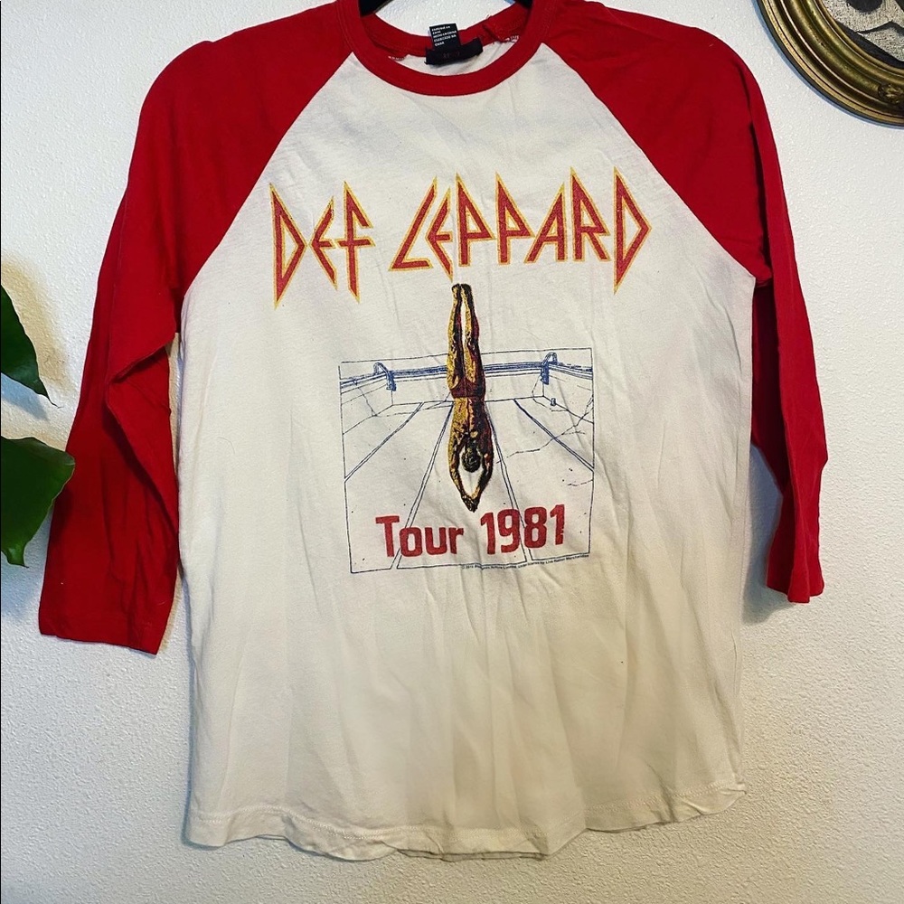 Def Leppard “High n’ Dry” Baseball Tee